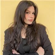 Soy una ingeniera biomedica italiana y puedo dar clases de materias cientìficas, asì como de italiano, mi lingua materna